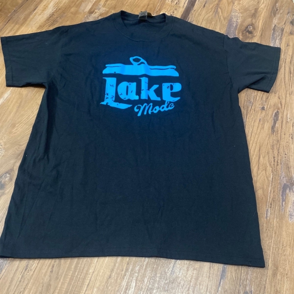 "Lake Mode" customized shirt size large NWT